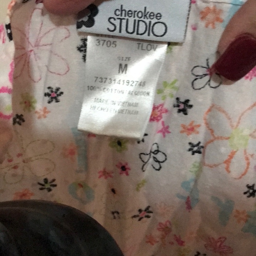 Scrub top - Picture 2 of 2